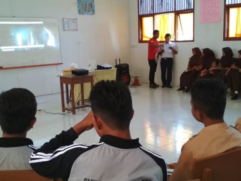 Kegiatan Orientasi Palang Merah Remaja (PMR) di SMKN 1 Batee