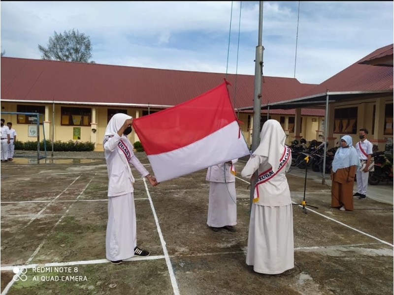 Siswa SMKN Batee Laksanakan Upacara Bendera Hari Senin, 20 Januari 2025